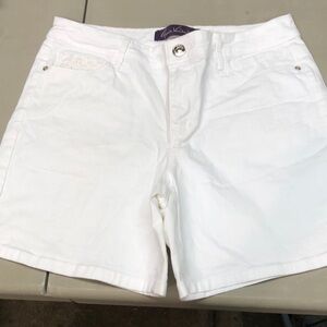 Shorts- Gloria Vanderbilt